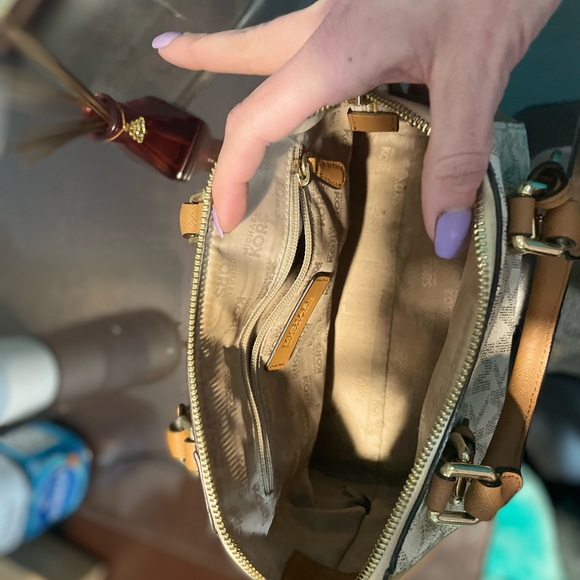 Michael Kora mini tote in excellent condition. No stain rips or smells - Picture 6 of 6